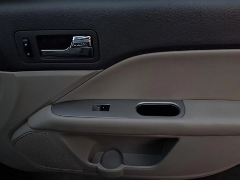 Used 2010 Ford Fusion SEL FWD image 24
