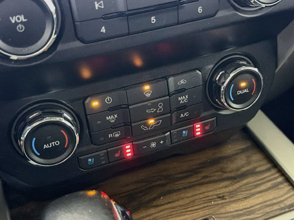 Used 2019 Ford F150 Lariat RWD image 21