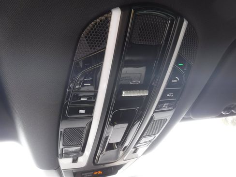 Used 2023 Porsche Cayenne Platinum Edition AWD/4WD image 28