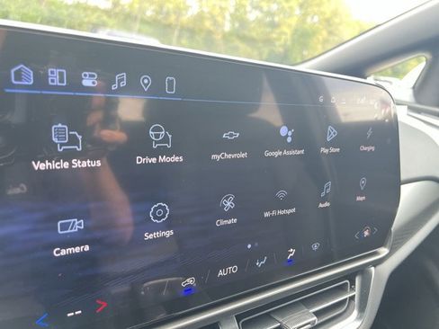 New 2026 Chevrolet Equinox EV LT image 14