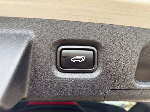 Used 2019 Hyundai Santa Fe Limited w/ Cargo Package image 16