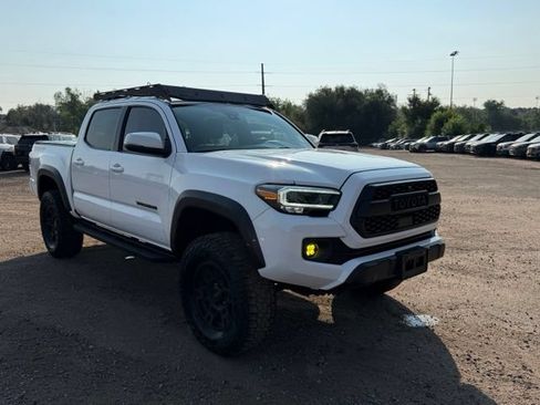 Used 2023 Toyota Tacoma TRD Off-Road w/ Technology Package AWD/4WD image 7