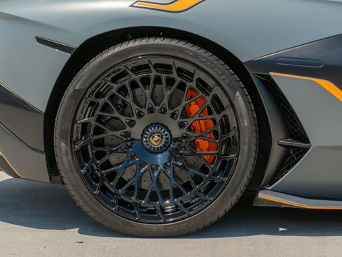 Used 2019 Lamborghini Aventador SVJ AWD/4WD image 38