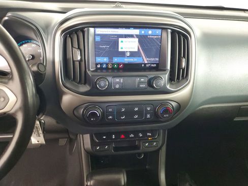 Used 2020 Chevrolet Colorado Z71 image 16