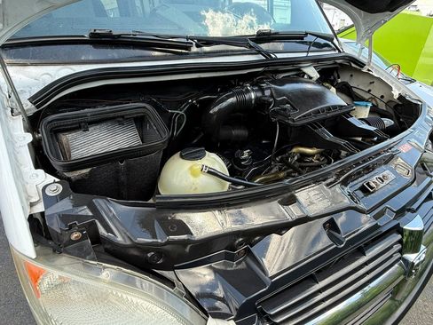 Used 2008 Dodge Sprinter 2500 RWD image 21
