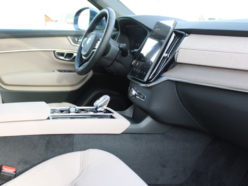 New 2026 Volvo XC90 B5 Core AWD/4WD image 53