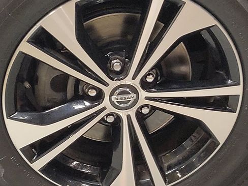 Used 2022 Nissan Sentra SV w/ All-Weather Package FWD image 31