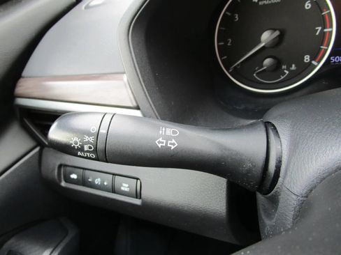 Used 2024 Nissan Altima 2.5 SV FWD image 19