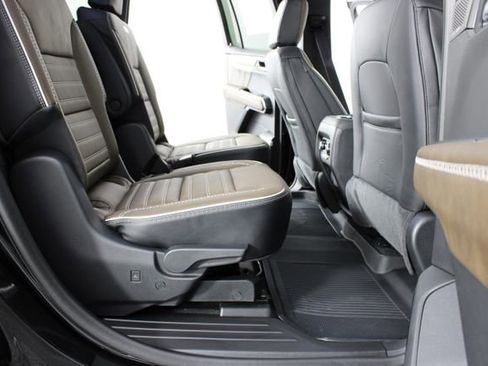 New 2026 GMC Acadia Denali Ultimate w/ LPO, All-Weather Package AWD/4WD image 26