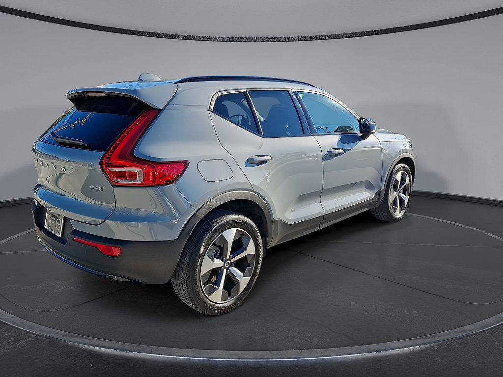 Certified 2026 Volvo XC40 B5 Plus AWD/4WD image 31