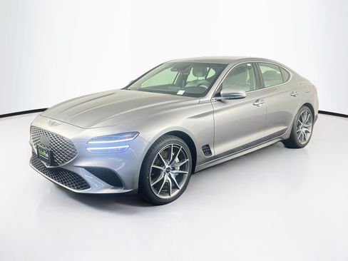 Used 2025 Genesis G70 2.5T RWD image 3