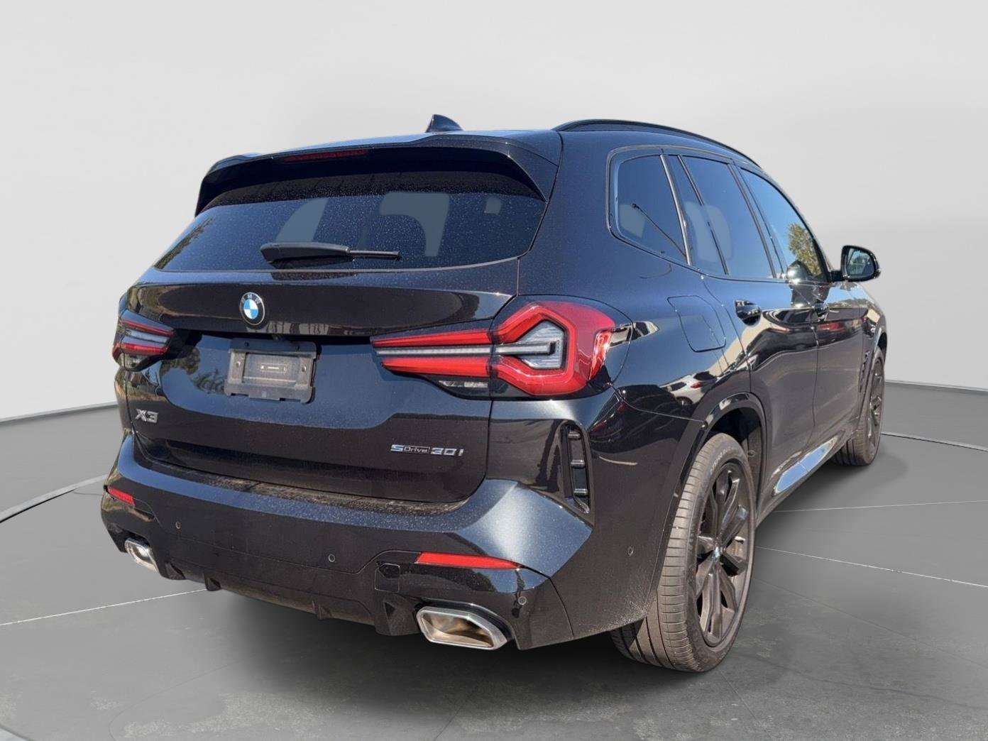 Used 2024 BMW X3 sDrive30i w/ Premium Package RWD image 3