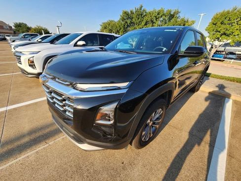Used 2026 Chevrolet Equinox LT FWD image 3