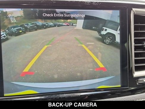 Used 2024 Chrysler Pacifica Limited FWD image 22