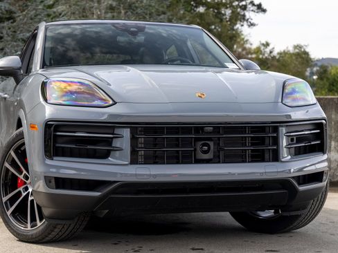 New 2026 Porsche Cayenne S image 9
