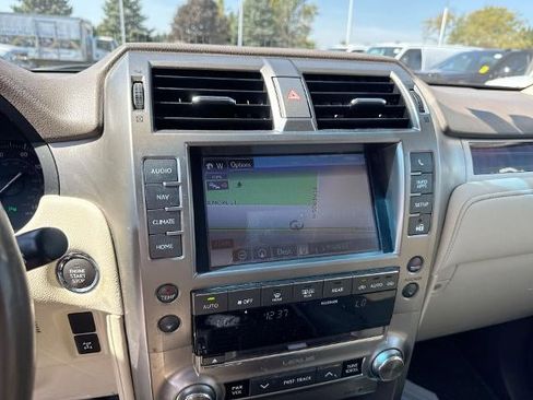 Used 2017 Lexus GX 460 Luxury image 13