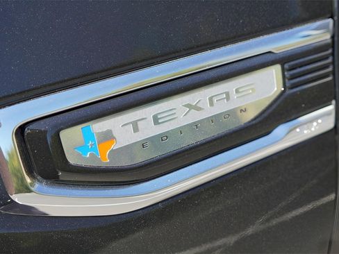 New 2026 GMC Sierra 1500 SLT image 9