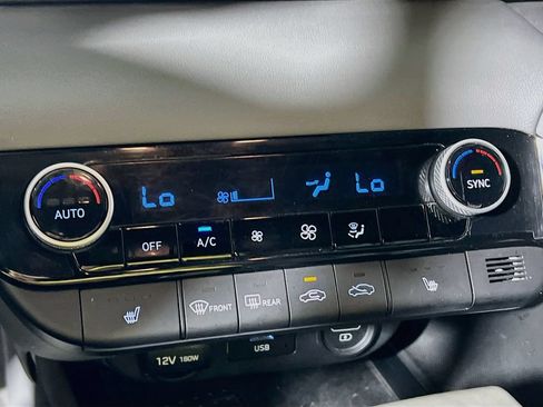 Used 2021 Hyundai Elantra SEL w/ Convenience + Premium Package FWD image 14
