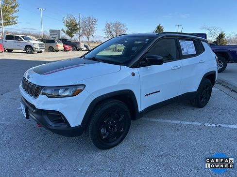 Used 2023 Jeep Compass Trailhawk image 12