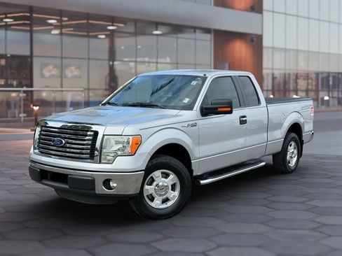 Used 2011 Ford F150 XLT w/ XLT Chrome Pkg RWD image 2