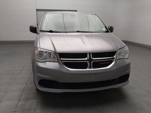Used 2019 Dodge Grand Caravan SE w/ UConnect Hands-Free Group FWD image 14