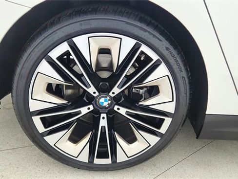 Used 2025 BMW 530i image 61