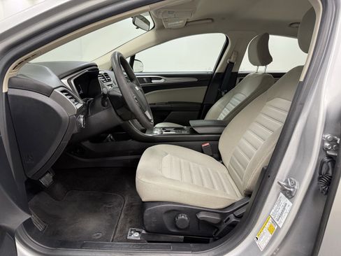 Used 2018 Ford Fusion S image 16