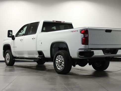 Used 2025 Chevrolet Silverado 2500 LT w/ Convenience Package AWD/4WD image 6