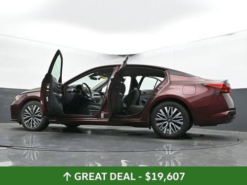 Used 2024 Nissan Altima 2.5 SV image 71