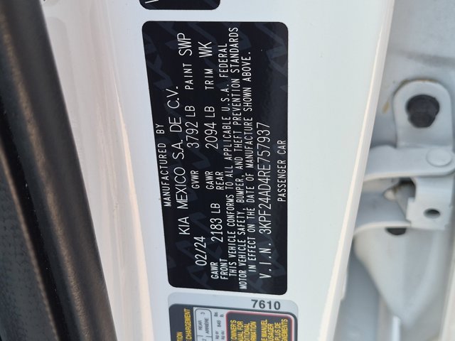 Used 2024 Kia Forte LXS FWD image 33
