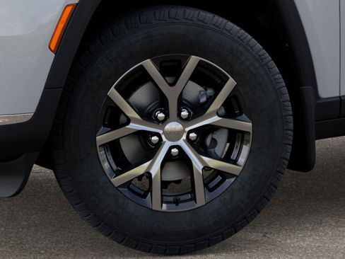 New 2025 Jeep Grand Cherokee L Limited image 8