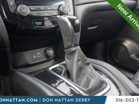 Used 2020 Nissan Rogue SV FWD image 11