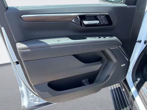 New 2026 Chevrolet Tahoe High Country AWD/4WD image 17