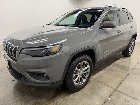 Used 2019 Jeep Cherokee Latitude Plus image 12