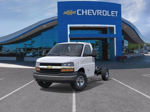 New 2026 Chevrolet Express 3500 w/ Power Convenience Package RWD image 36