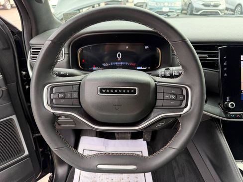 Used 2022 Jeep Wagoneer Series I AWD/4WD image 32