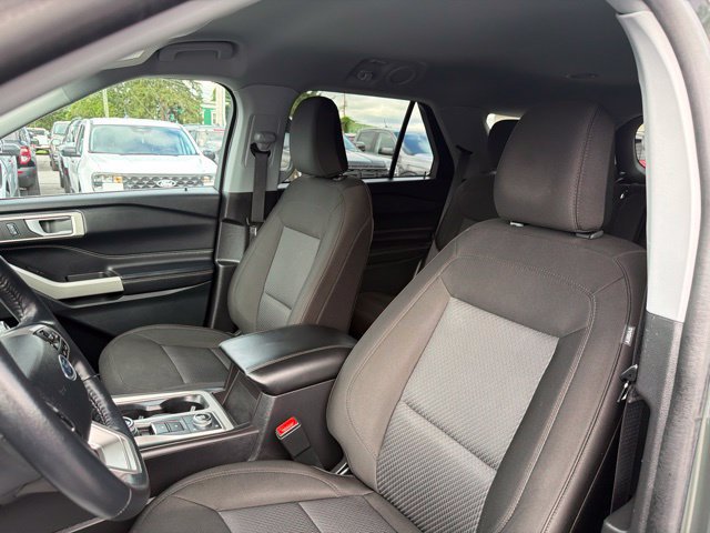 Used 2023 Ford Explorer XLT AWD/4WD image 19