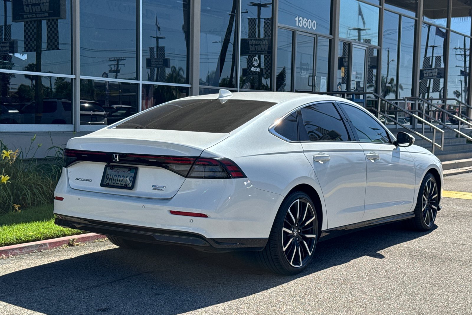 Used 2023 Honda Accord Touring image 5