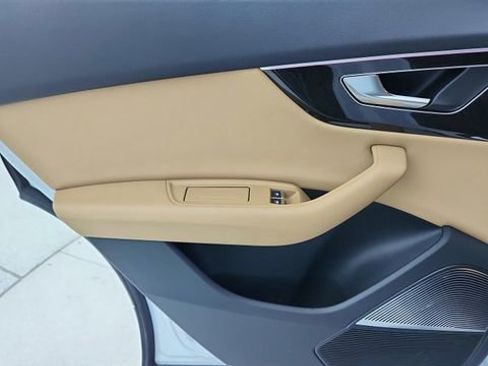 Used 2021 Audi Q8 Prestige w/ Prestige Package image 31