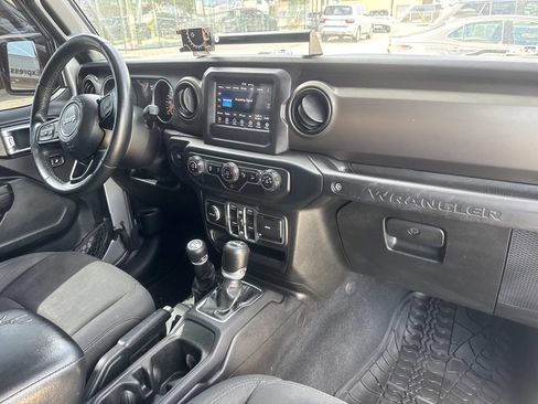 Used 2018 Jeep Wrangler Unlimited Sport S AWD/4WD image 12