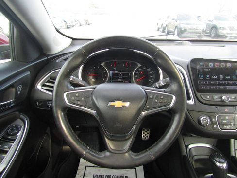 Used 2017 Chevrolet Malibu LT image 10
