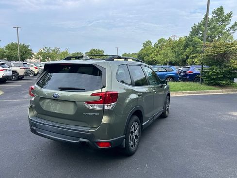 Used 2019 Subaru Forester Premium w/ All-Weather Package AWD/4WD image 4