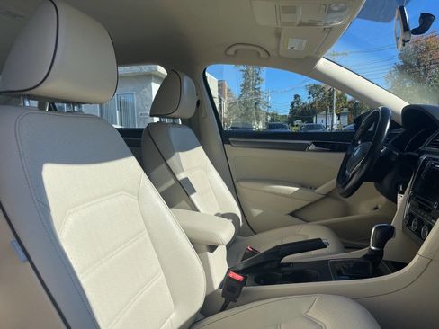 Used 2018 Volkswagen Passat 2.0T R-Line image 26