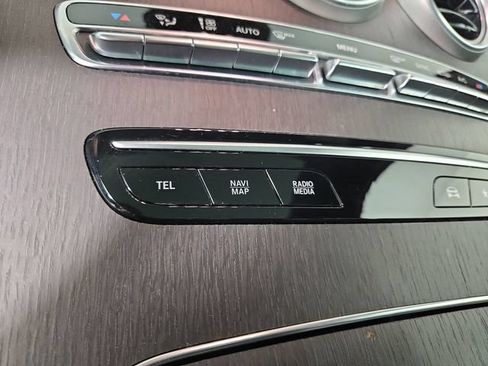 Used 2021 Mercedes-Benz GLC 300 4MATIC image 26