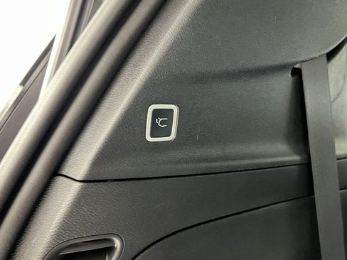 New 2026 Chrysler Voyager LX image 7