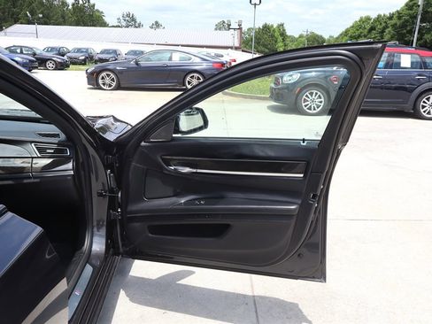 Used 2014 BMW 750Li RWD image 34