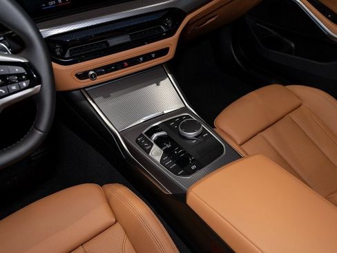 Used 2025 BMW 330i xDrive Sedan w/ Premium Package image 21