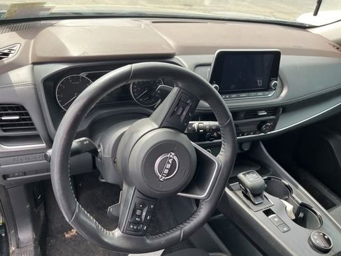 Used 2023 Nissan Rogue S AWD/4WD image 10