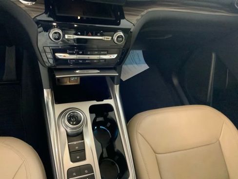 Used 2021 Ford Explorer Limited w/ Equipment Group 301A RWD image 16