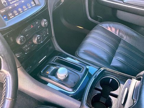 Used 2019 Chrysler 300 S image 16